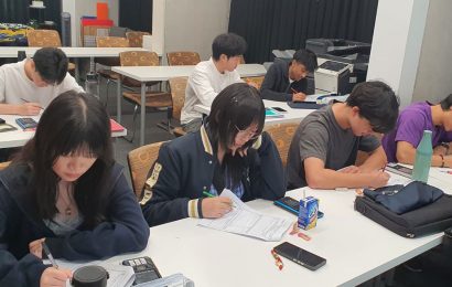 Why Students Should Choose an Experienced Maths Tutor Over University Students